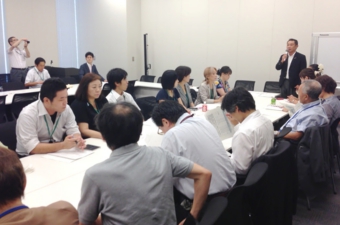 院内集会.jpg