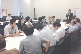 院内集会.jpg